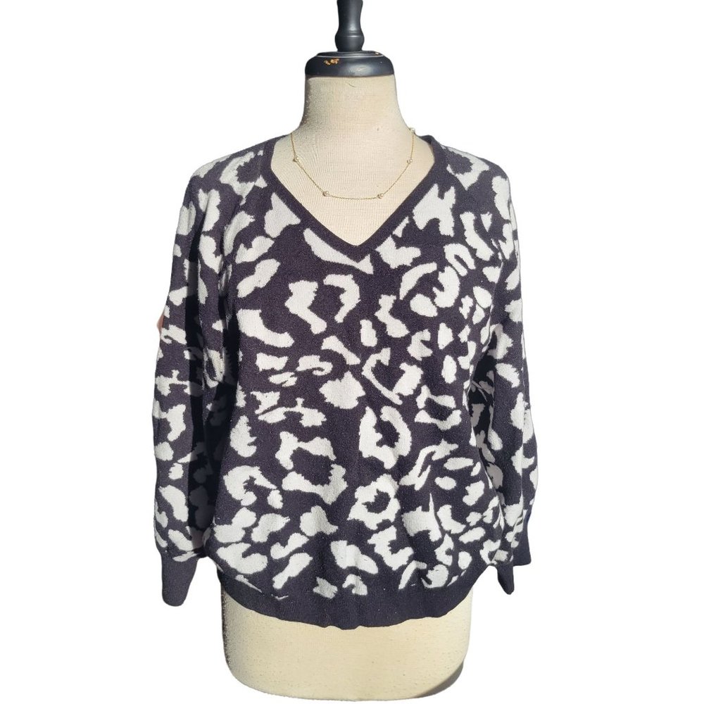 Philosophy Women's Black White Leopard Pullover Thick Knit Sweater V Neck Medium